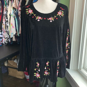 Women's Black SOLITAIRE Velvet Blouse with Red Embroidery, Size L